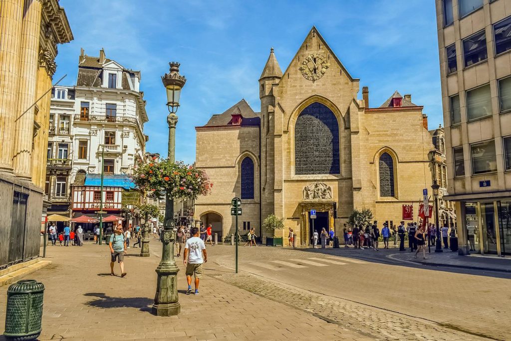 Une église transformée en salle d'escalade