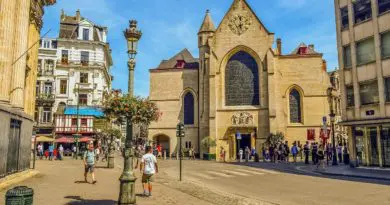 Une église transformée en salle d'escalade
