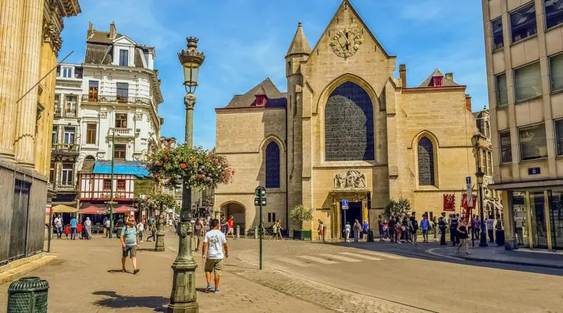 Une église transformée en salle d'escalade